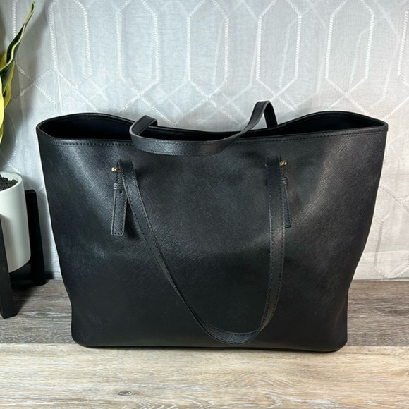 Michael Kors Large Black Jet Set Travel Tote-GUC! - Picture 3 of 12